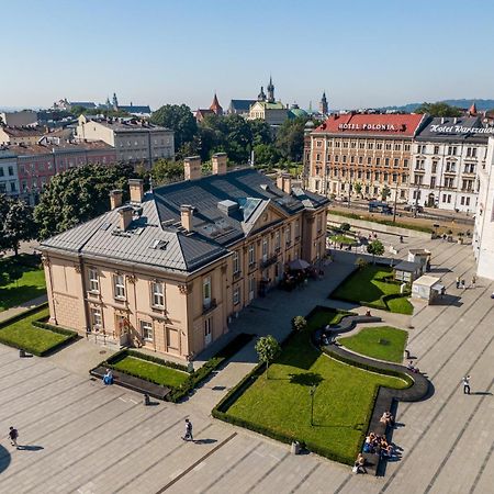 Central Palace - Loftaffair Collection Kraków Eksteriør billede